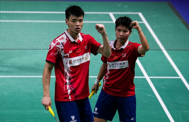 爱游戏在线-丹麦队横扫德国队，黄鸭组合高光表现