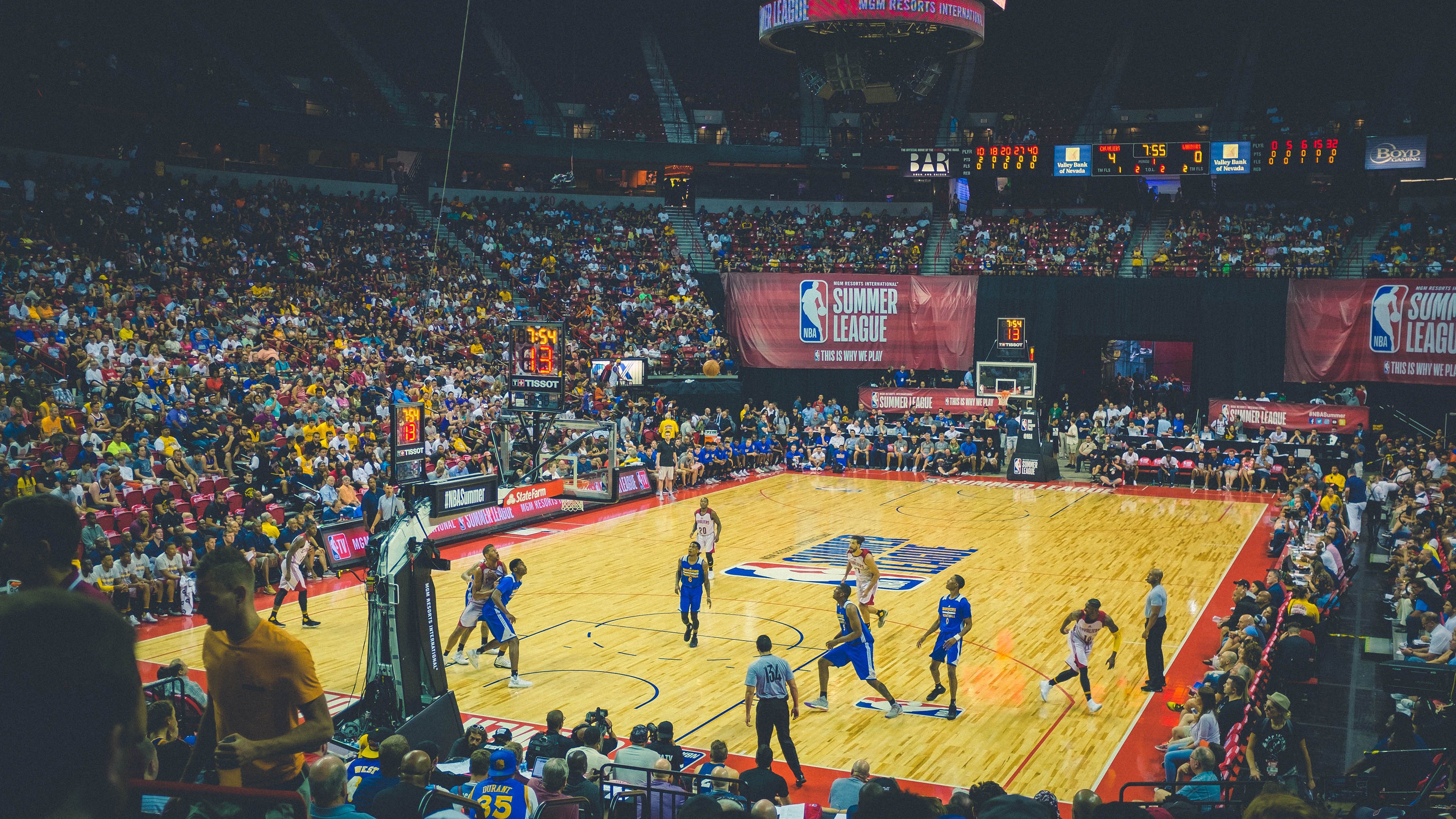 ayx世界杯2026-篮网一波带走热火，锡安在F1赛道争冠接管的跨界启示