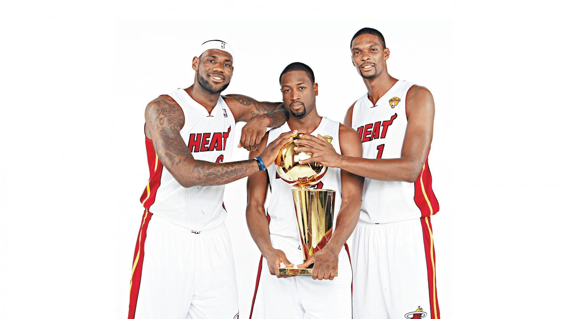 丹麦掀翻新西兰，C罗如何成为绿茵场上的关键先生？